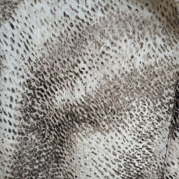 CHICO'S Sheer Animal Print Ruched Blouse - Size 3 - Picture 4 of 5